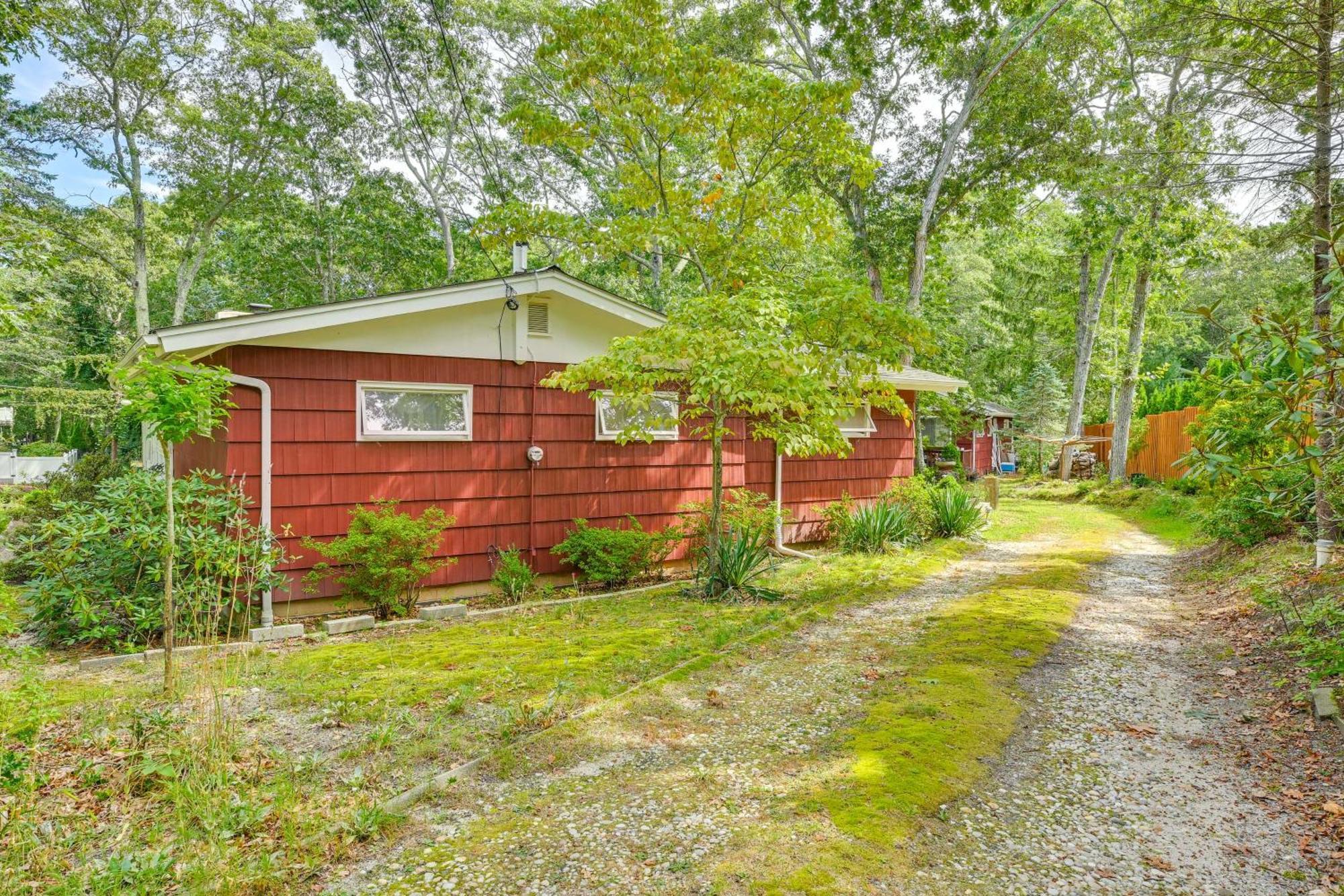 Home In Long Island Wine Country - Walk To Beach! Cutchogue Екстер'єр фото