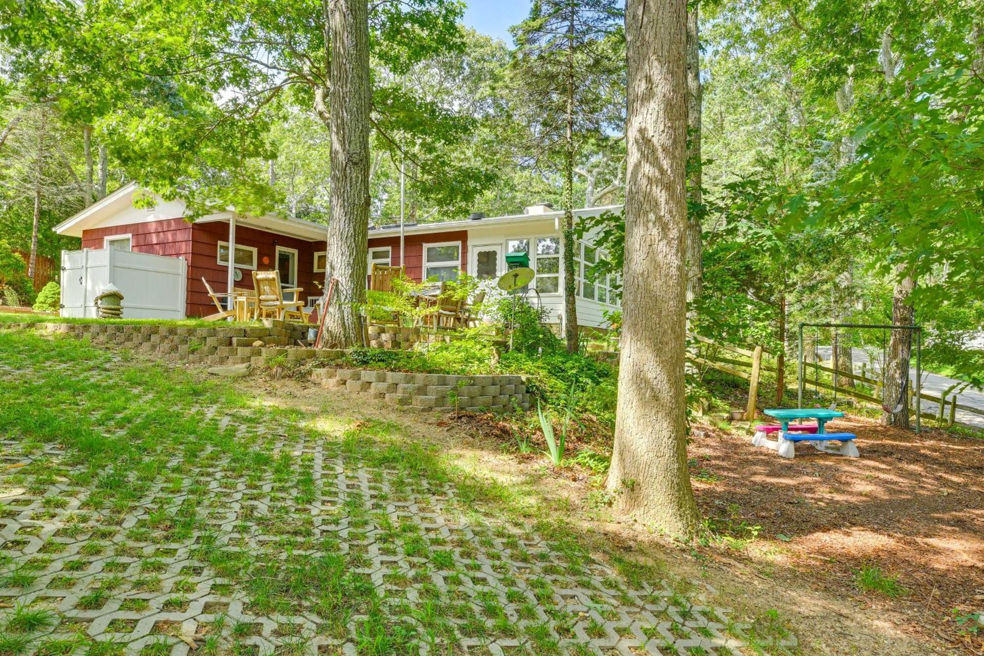 Home In Long Island Wine Country - Walk To Beach! Cutchogue Екстер'єр фото
