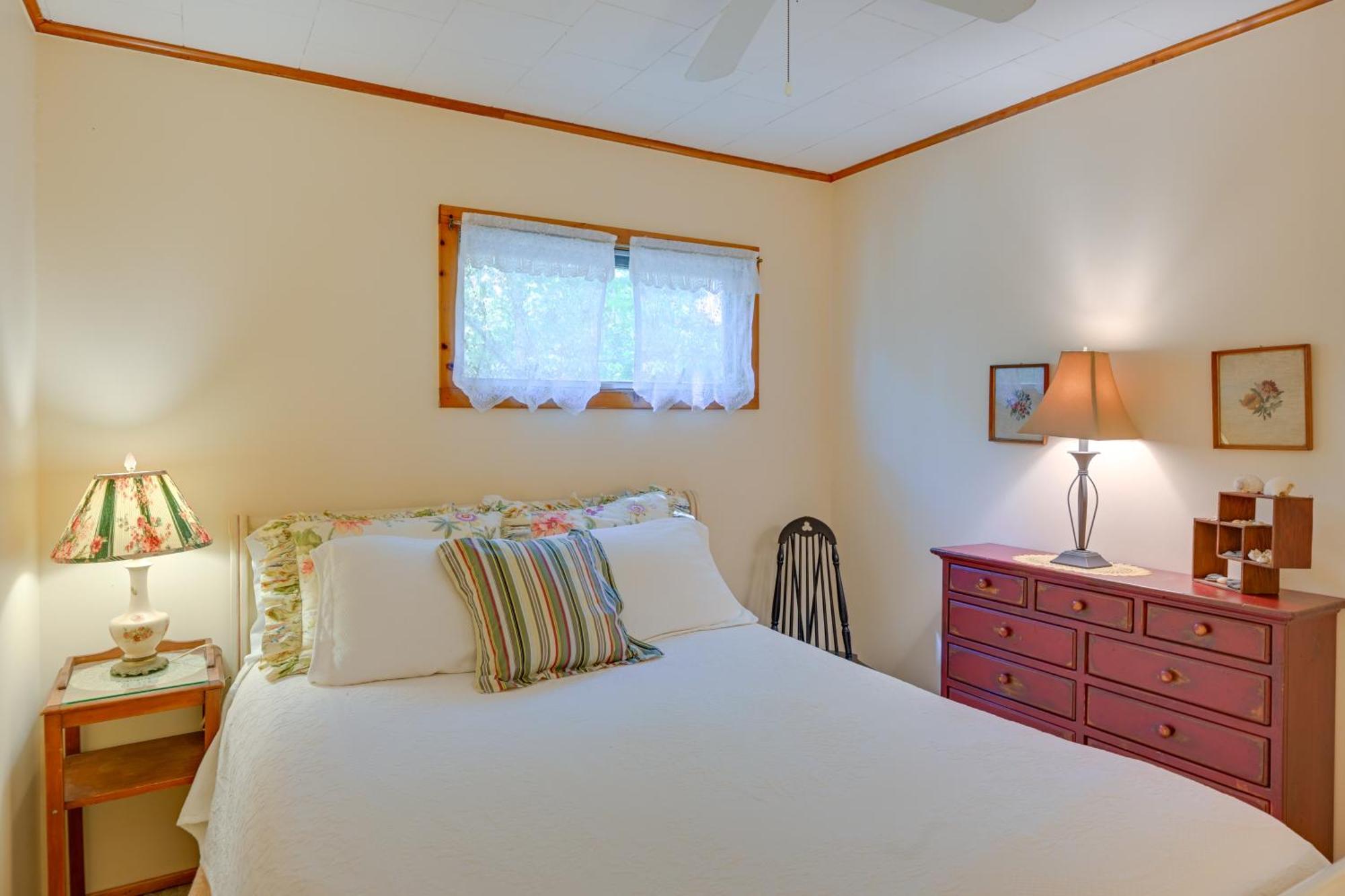 Home In Long Island Wine Country - Walk To Beach! Cutchogue Екстер'єр фото