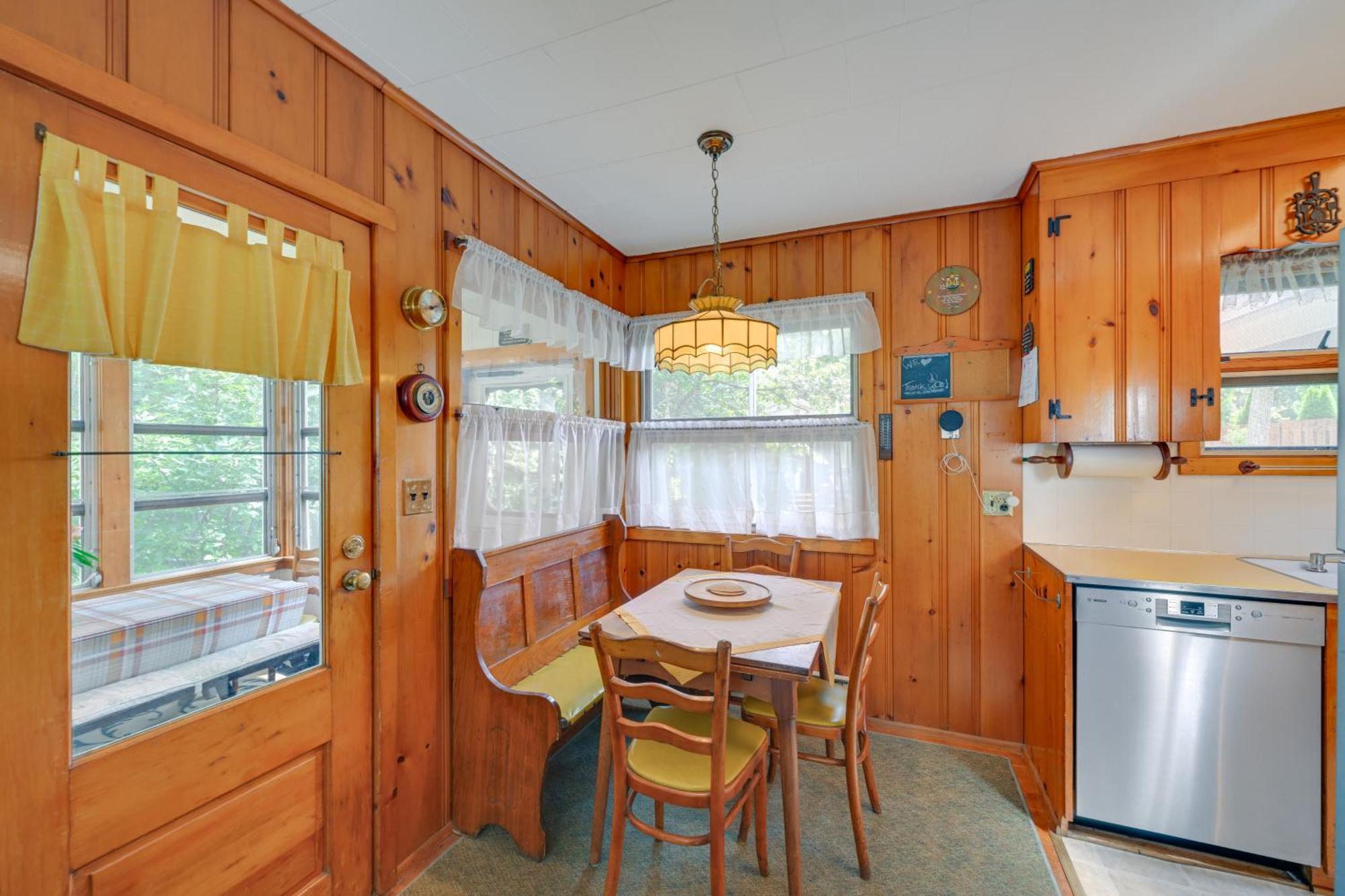 Home In Long Island Wine Country - Walk To Beach! Cutchogue Екстер'єр фото