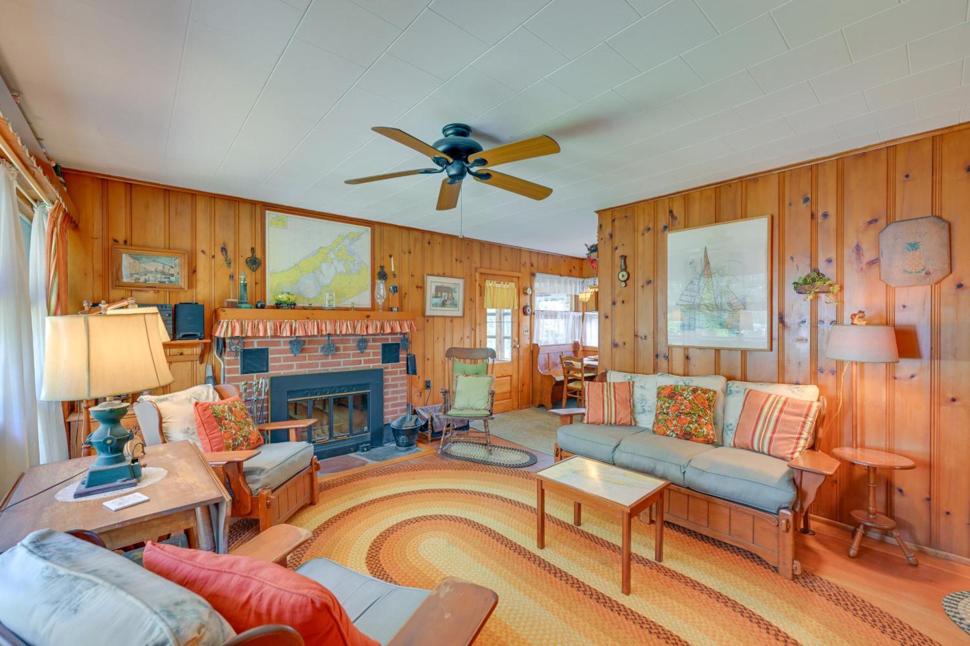 Home In Long Island Wine Country - Walk To Beach! Cutchogue Екстер'єр фото