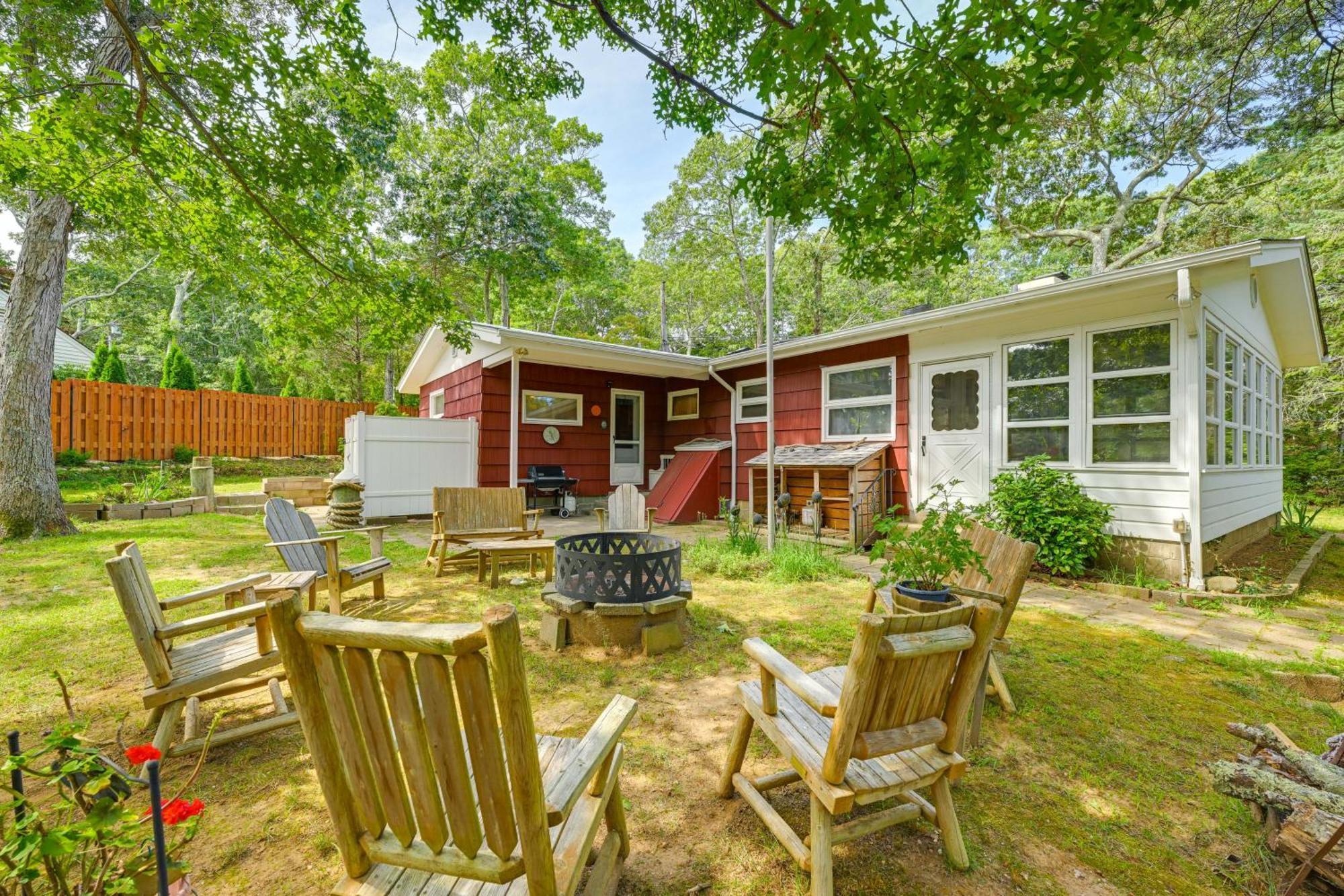 Home In Long Island Wine Country - Walk To Beach! Cutchogue Екстер'єр фото
